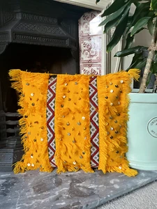 Berber Radiance handgewebte Handira Hochzeit Kissenhülle in leuchtendem Gelb - Bild 1 von 12