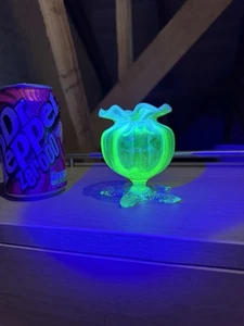 Vaseline Uranium Glass Vase - Picture 1 of 5