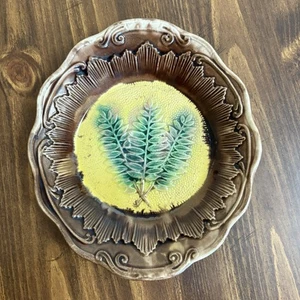 Antiker Majolika Teller aus dem 19. Jahrhundert mit Farnen Fries Bordüre und meliertem Sockel - Bild 1 von 17