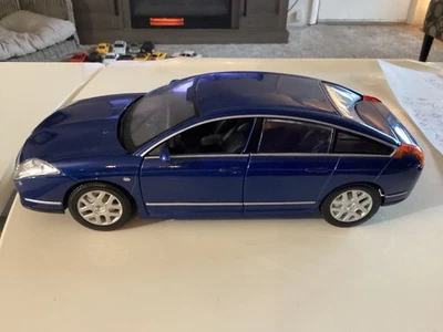 1:20 Burago Citroen C6 - 1/20 Burago AZUL Foto 1 de 4