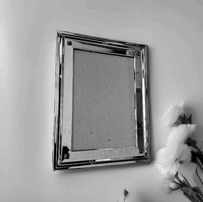 Burnes of Boston Clean Aesthetic (Líneas Simples) Tradicional-Plata de Alta Calidad Foto 1 de 2