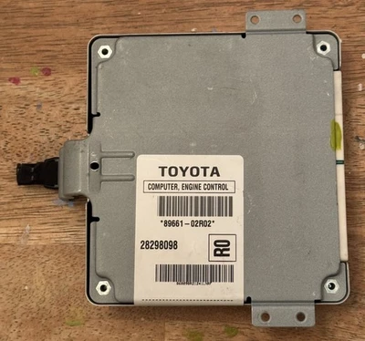 Módulo informático motor Toyota Corolla 2008 A/T 1,8 L ECU ECM PCM 89661-02R02 Foto 1 de 3