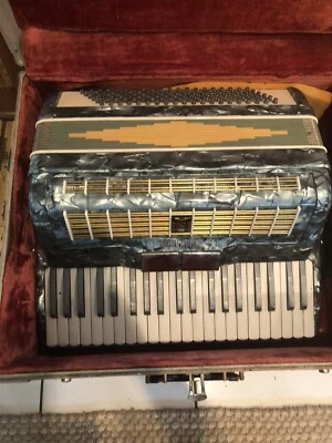 Acordeón de piano vintage Camerano hecho en Italia L843/183 Foto 1 de 4