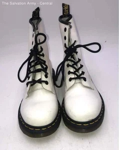 Dr. Martens Unisex Adult White Round Toe Lace-Up Ankle Combat Boots Size W7 M6 - Picture 1 of 9
