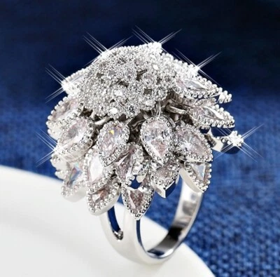 Thick 18K White Gold GF Made With SWAROVSKI Crystal Flower Cluster Cocktail Ring Foto 1 de 4