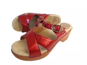 Sandalias DANSKO EUR 37 US 6.5 7M SELA charol rojo plataforma deslizable zapatos - Imagen 1 de 7