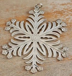 1973 MMA Metropolitan Museum Of Art Sterling Silver Snowflake Ornament - Picture 1 of 5