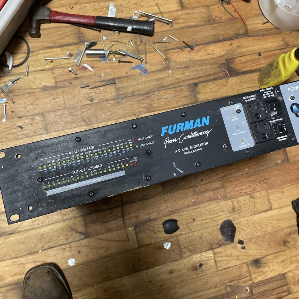 Furman AR-Pro 30 安培交流线电压调节器 120/240 伏至 120 伏电源状态 — 第 1/3 张图片