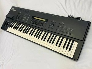 Yamaha SY85 Digital Synthesizer Keyboard 61-Keys - Picture 1 of 7