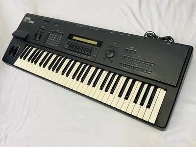 Yamaha SY85 Digital Synthesizer Keyboard 61-Keys - Image 1 of 4