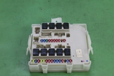 04-06 NISSAN ARMADA XTERRA INFINITI QX56 BCM FUSE BOX RELAY JUNCTION BOX OEM Foto 1 de 4