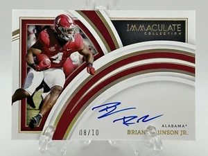 Immaculate Collegiate 2022/10 Brian Robinson Gold Rookie Auto Bama Commanders - Imagen 1 de 2