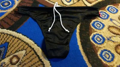 Aussiebum Herren Badestring L/6 Schwarz Weiß Rot - Bild 1 von 2