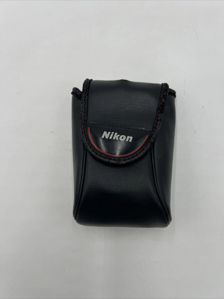 Funda de cuero suave Nikon genuina para cámaras Coolpix 5"X3" Foto 1 de 3