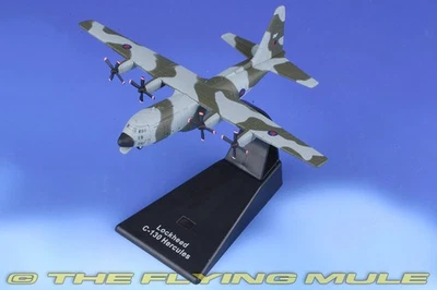 Atlas Editions 1:250 Hercules C.Mk 1 RAF Lyneham Transport Wing XV297 - Image 1 of 4