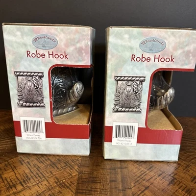 Juego de 2 ganchos para bata Woodlands diseño hoja de estaño cálido - herrajes de baño nuevos en caja Foto 1 de 4