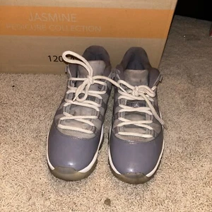 Taglia 10 - Jordan 11 Retro Low Cool Grey 2018 - Foto 1 di 5