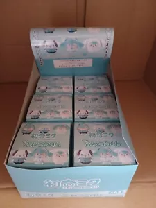 Estuche de 6 Llavero de Peluche Hatsune Miku x Cinnamoroll Fuwakorori Caja Ciega Misteriosa - Imagen 1 de 6