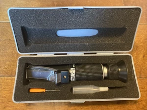 Extech RF10 Portable Brix Refractometer - Picture 1 of 12