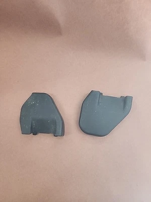 03-07 INFINITI G35 COUPE FRONT PASSENGER RIGHT SEAT TRACK GUIDE BOLT COVER TRIMS - Image 1 of 2