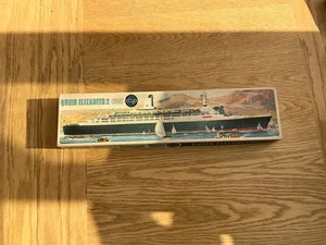 Airfix RMS Queen Elizabeth 2 New Sealed 1:600 Scale Model Kit - 06203 QE2 - Picture 1 of 4