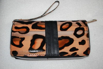 CARTERA DE VINILO CON ESTAMPADO DE LEOPARDO MARRÓN PARA MUJER Tarjetero BLUTCH LARGO Correa de muñeca 8x4" Foto 1 de 2