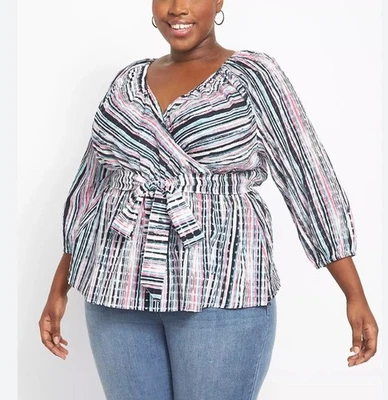 Top Lane Bryant 22/24 Sobrepelliz Cuello en V Cintura Elástica Cinturón Rosa Azul Rayas Foto 1 de 4