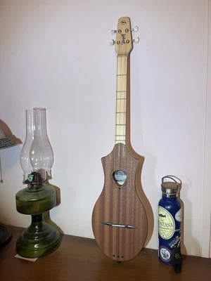 Gaviota M4 Caoba Merlín Dulcimer, Natural Foto 1 de 4