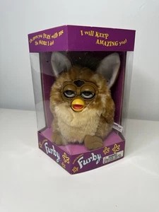 Furby 70-800 Giocattolo Elettronico Interattivo Bianco e Marrone Occhi Grigi Nuovo con scatola - Foto 1 di 6