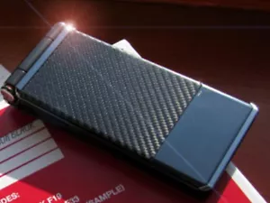 RARE F-04D CARBON STYLE series NTTドコモ FLIP PHONE 13MP Full HD Unlocked (Japan) - Picture 1 of 11