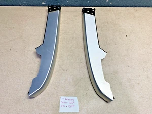 17 18 19 LAND ROVER DISCOVERY CENTER DASH LEFT & RIGHT TRIM STRIPS - Picture 1 of 3