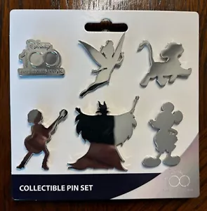 Disney 100 The Exhibition Pin Set Edizione Limitata Esclusivo Ritirato NUOVO CARDATO - Foto 1 di 9
