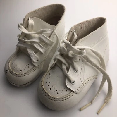 Sapatos de bebê vintage 4 1/2” Wee Kids feitos nos EUA - Imagem 1 de 4