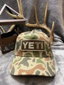 YETI LOGO FULL CAMO TRUCKER HAT in BROWN CAMO *BRAND NEW with TAGS* - Picture 1 of 5