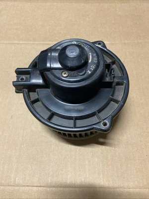 Land Rover Discovery 2 Heater Blower Fan Motor - image 1 of 2