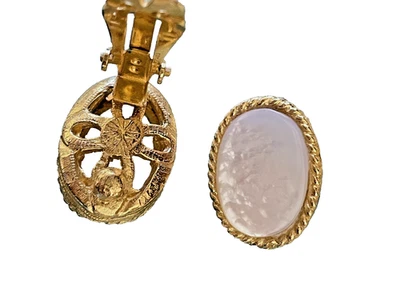 Oval Mother of Pearl Abalone Shell Earrings Gold Plated Clip-on Vintage Retro - Image 1 of 4