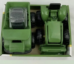 John Deere Dump Truck and Tractor TOMY Sand Toy Plastic New In Box 18 Months+ - Picture 1 of 2
