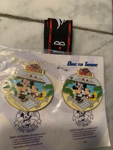 Disney Cruise Line Castaway Cay Castaway Club Set di 2 spille con spilla cordino 48153 - Foto 1 di 3