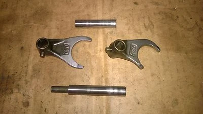 2006 KAWASAKI KX450F | SHIFT FORKS SHIFTER FORKS 06 KXF450 OEM - Image 1 of 3