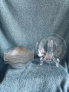 6 Pc. Vintage Jeanette Iris Herringbone Clear Sauce Bowls 5 1/4" Diameter - Picture 1 of 2