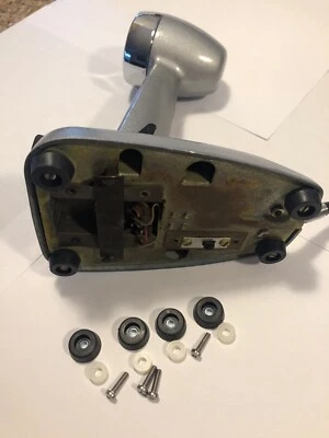 Turner Mikrofon FÜSSE, Turner + 2 Tischmikrofone, vier (4) Füße, Schrauben & Abstandshalter - Bild 1 von 2