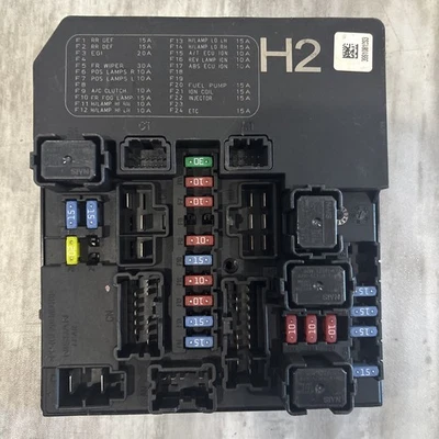 284B7 3RA1B H2 caixa de junção de fusíveis 2016 Nissan Sentra S fonte de alimentação fabricante de equipamento original - Imagem 1 de 3