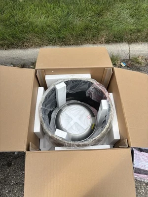 Fogata sin humo - Nuevo nunca usado con cubierta y tapete, ideal para exteriores Foto 1 de 4