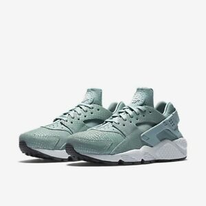 green nike huarache womens