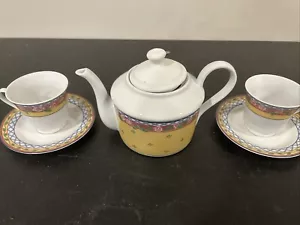 1996 SAKURA Ultra Porcelain TRELLIS ROSE TEAPOT & 2 Cups and Saucers Display - Picture 1 of 6