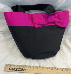 La Shea Tote Bag Black With Pink Bow BNWOT - Picture 1 of 9