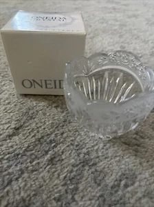 Oneida Crystal "Southern Garden" 4" Votive w/ Candle - NEW IN BOX - Picture 1 of 7