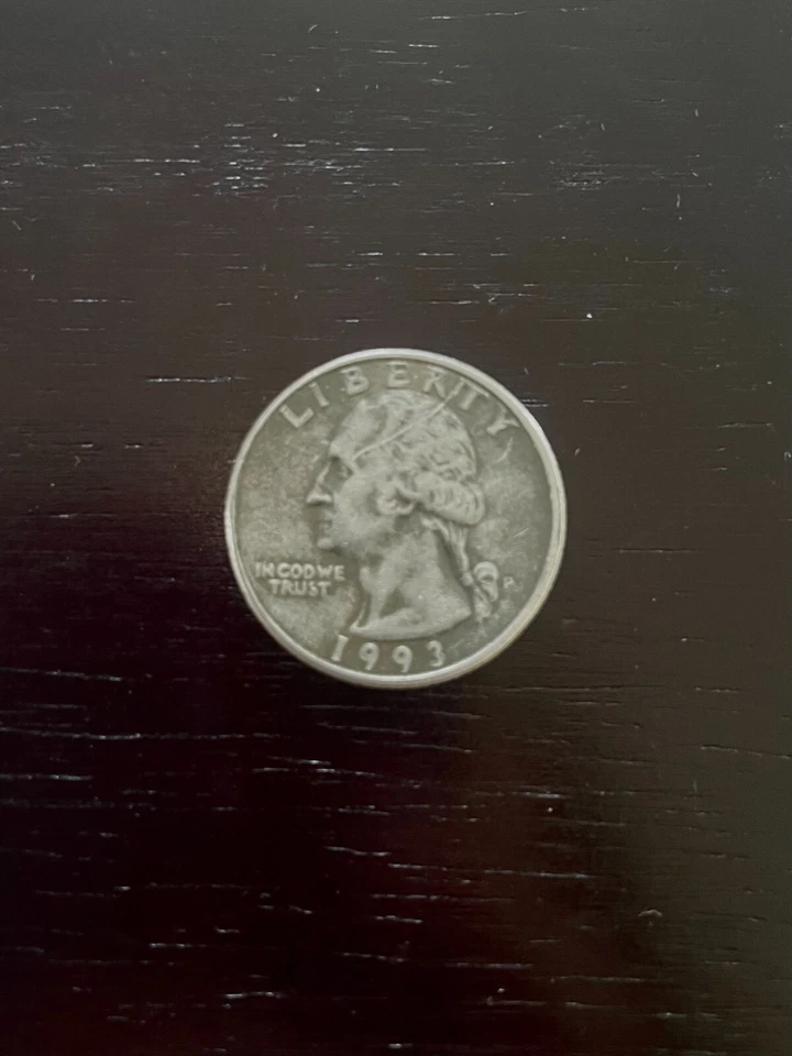 Exotic US Quarter Dollar Coin 1993 Scratch on Head Error & Blackened Background - Image 1 of 2