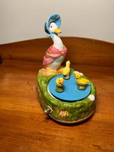 SEHR SELTEN Jemima Puddleduck Beatrix Potter Schmid Spieluhr mit beweglichen Entenküken - Bild 1 von 7