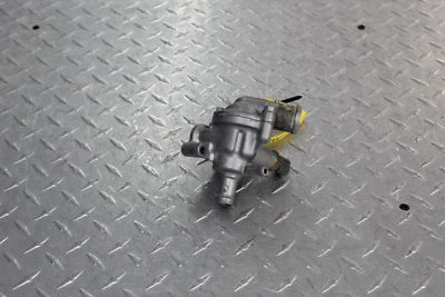 Honda CBR900RR 2000 carcasa termostato Foto 1 de 4